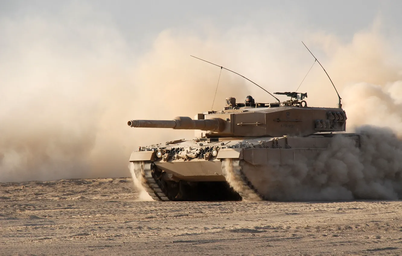 Фото обои песок, пыль, танк, боевой, бронетехника, Leopard 2 A4