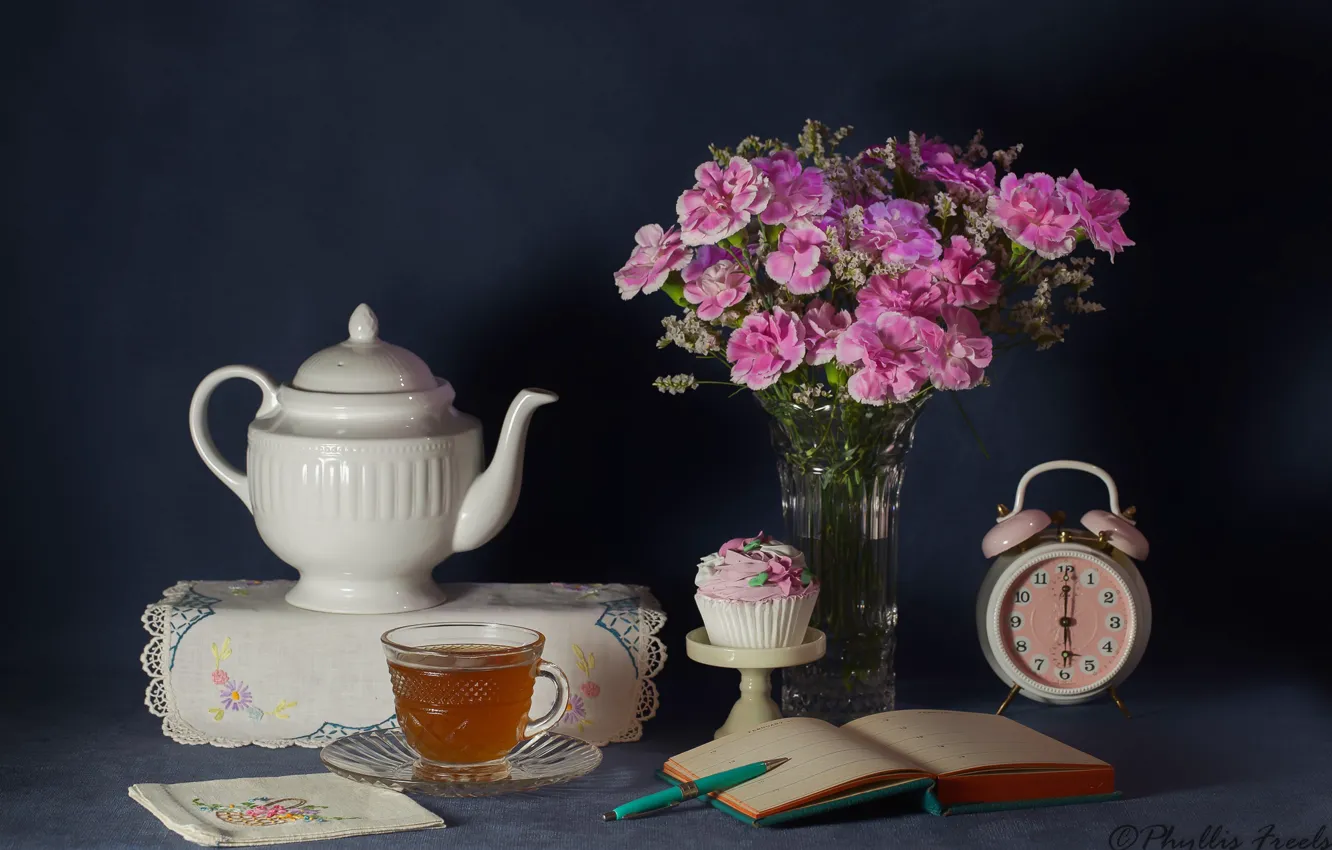 Фото обои цветы, стиль, фон, чай, чайник, будильник, натюрморт, салфетка