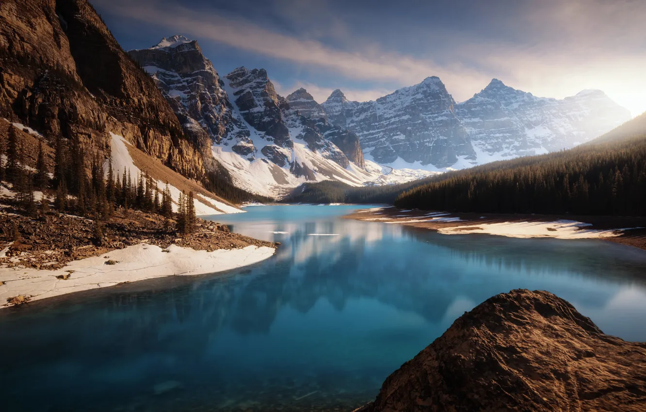 Фото обои лес, свет, горы, озеро, скалы, Канада