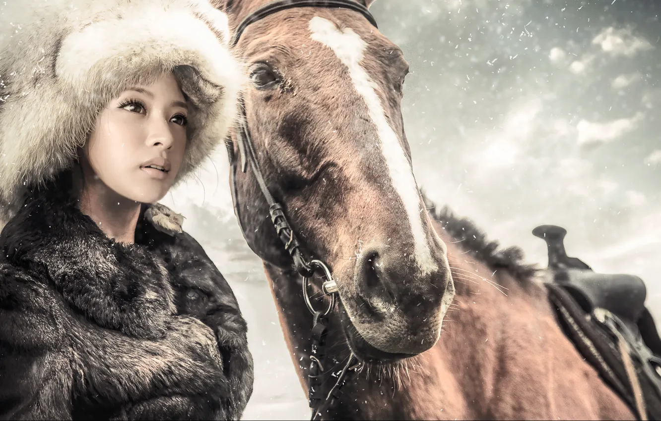 Фото обои зима, девушка, снег, конь, шапка, лошадь, шуба, мех