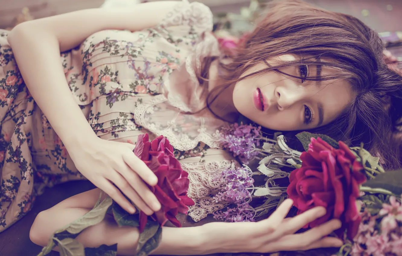Фото обои взгляд, цветы, настроение, розы, азиатка, Lilly Luta