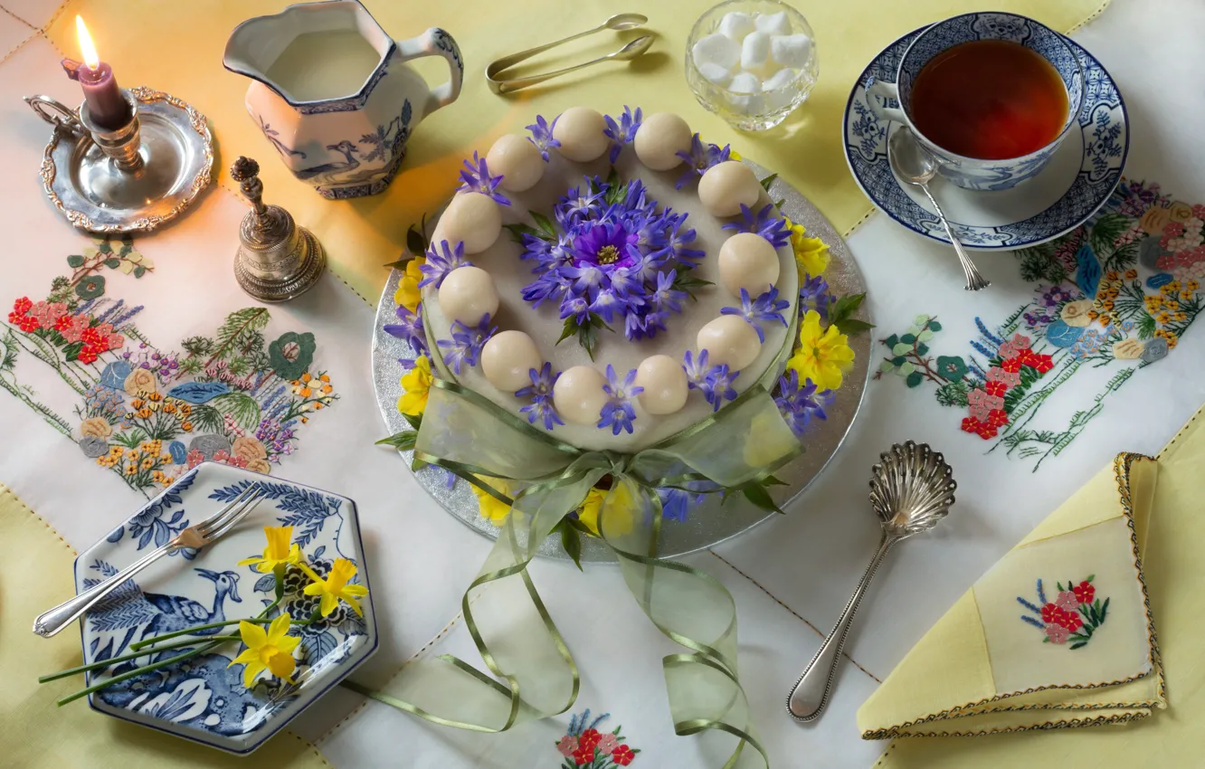 Фото обои цветы, стиль, чай, свеча, Пасха, кружка, чашка, торт