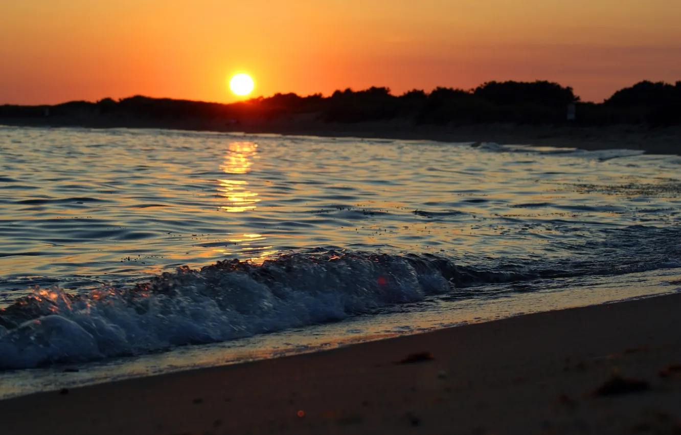 Фото обои песок, море, волны, пляж, небо, вода, солнце, пейзаж