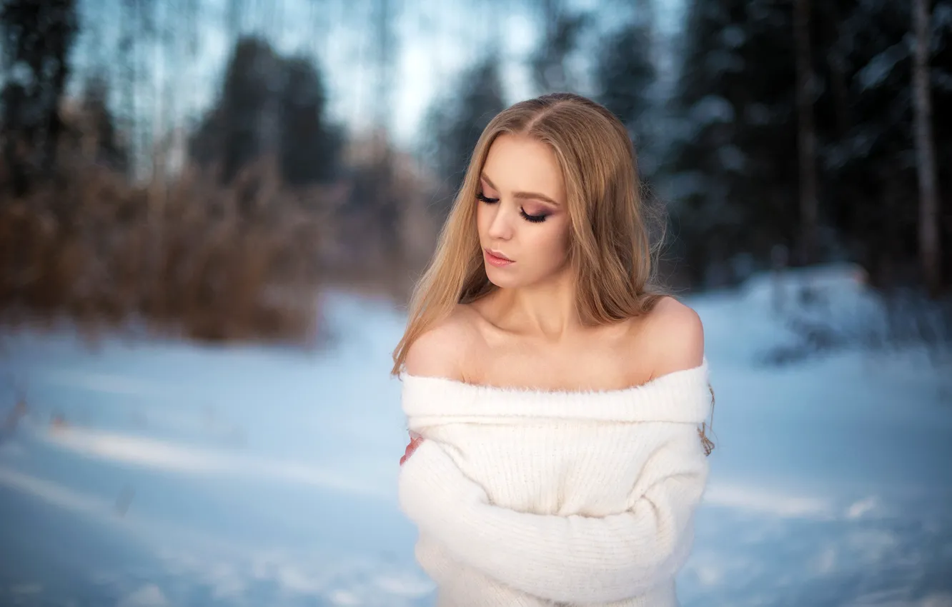 Фото обои зима, снег, деревья, фон, модель, портрет, макияж, прическа