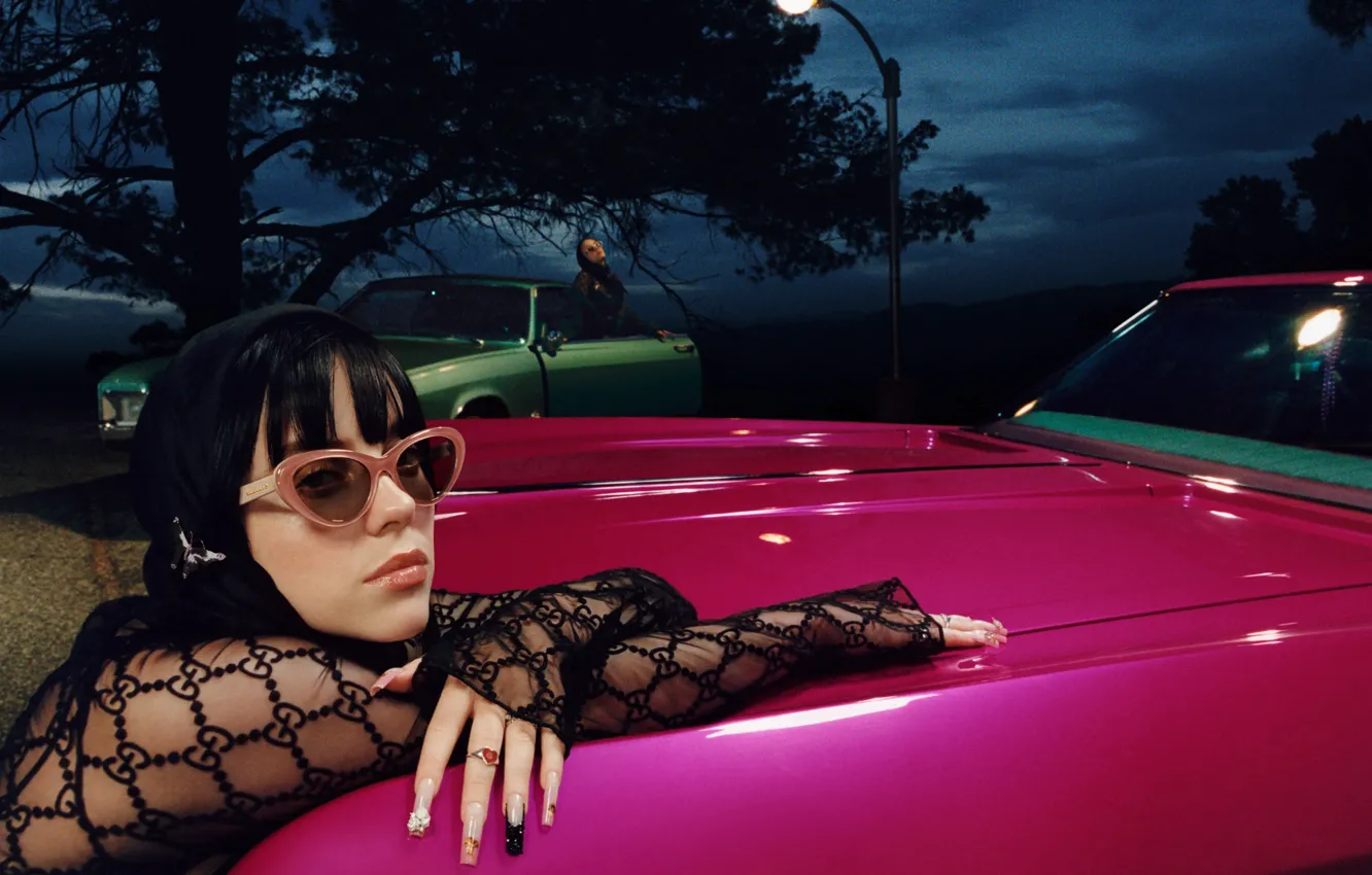 Фото обои Девушка, Очки, Брюнетка, Gucci, Billie Eilish, Билли Айлиш, Рекламная кампания очков, Автомолбиль