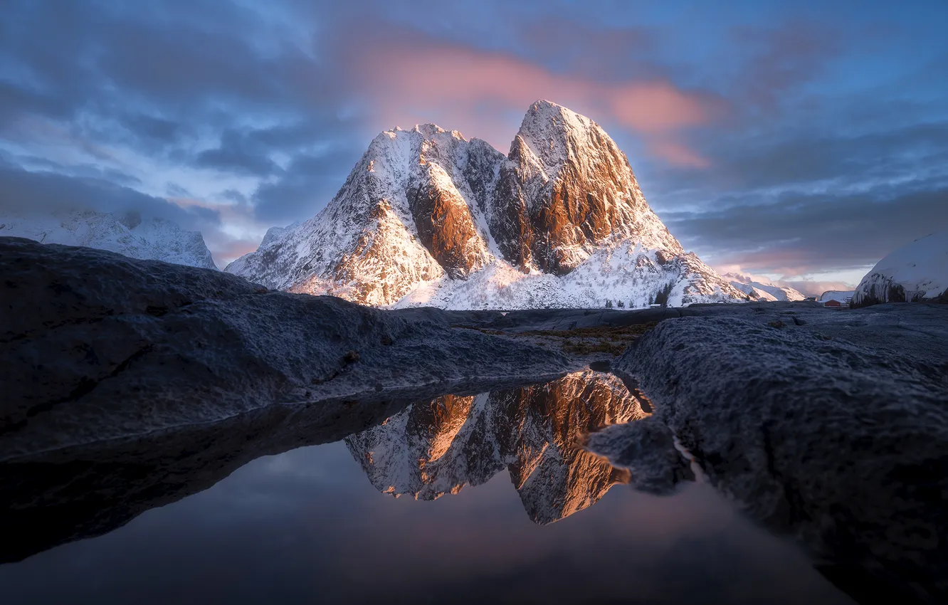 Фото обои снег, озеро, гора, простор, дымка, отражение в воде, Norway, красота природы