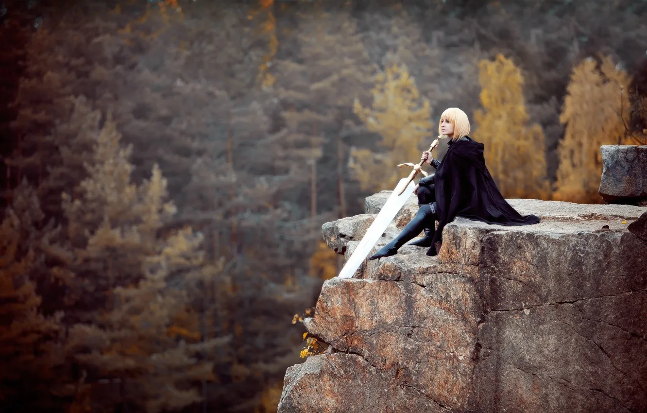 Фото обои лес, девушка, деревья, скалы, меч, блондинка, косплей