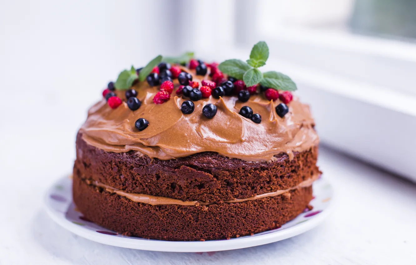 Фото обои ягоды, черника, земляника, торт, украшение, крем, десерт, шоколадный