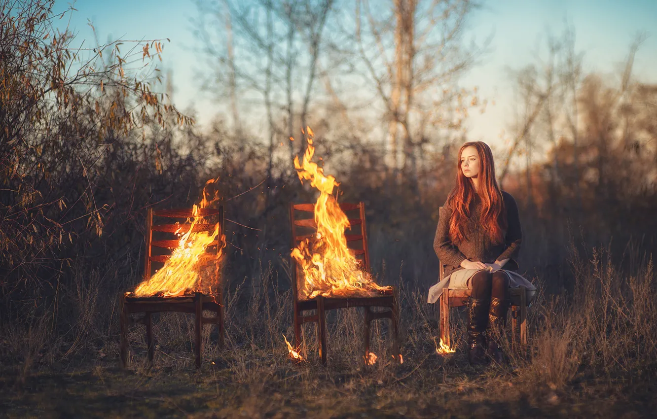 Фото обои девушка, огонь, стулья