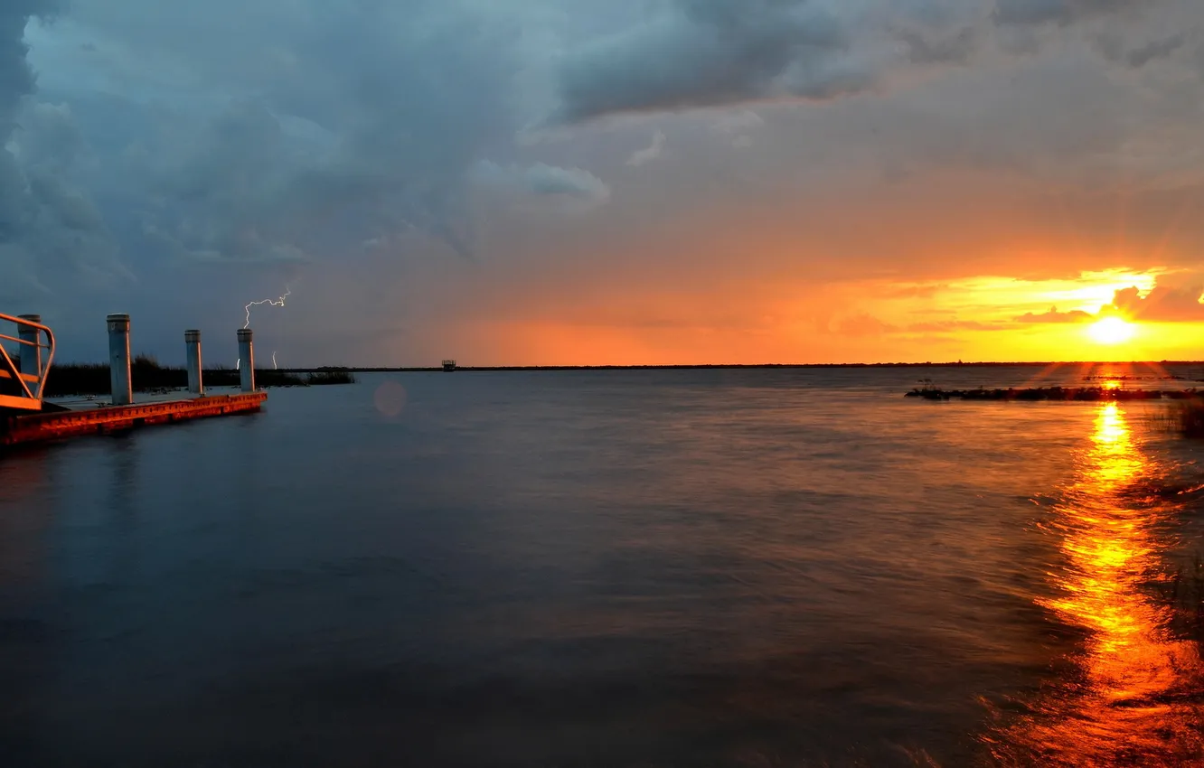 Фото обои море, пейзаж, закат, молния