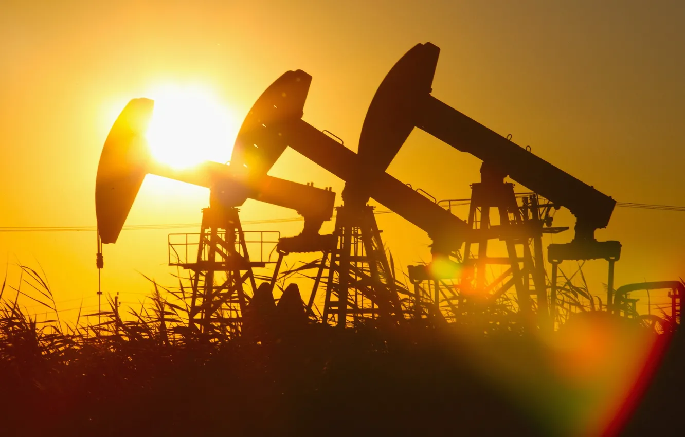 Фото обои sunset, heavy machinery, gas, drilling oil, light effects