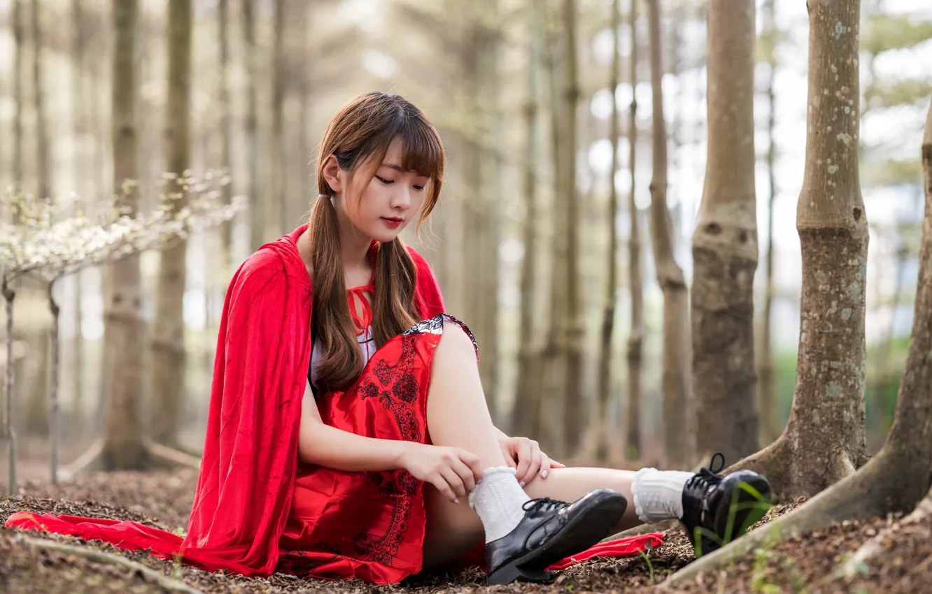 Фото обои деревья, trees, красивая девушка, beautiful girl, красная накидка, милая азиатка, cute asian, red cape