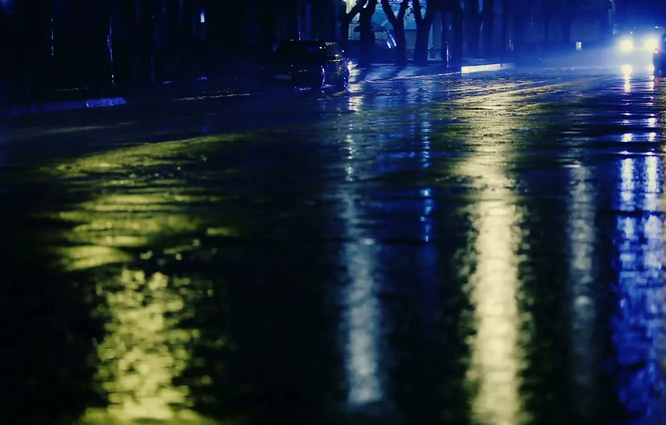 Фото обои машины, ночь, город, огни, движение, дождь, улица, размытость