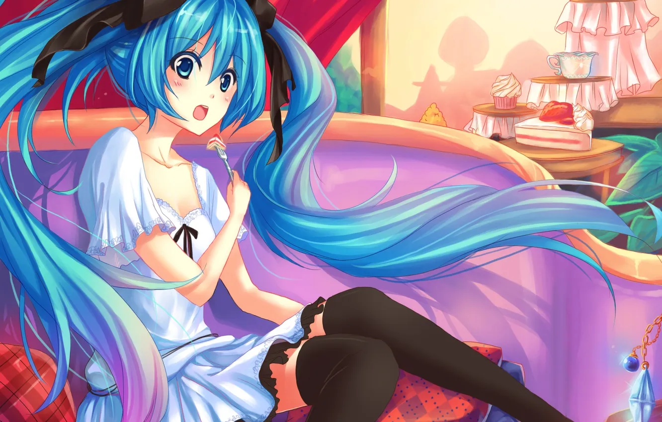 Фото обои взгляд, девушка, комната, удивление, вилка, vocaloid, Hatsune Miku, жест