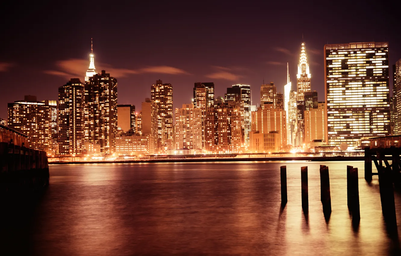 Фото обои свет, город, огни, река, здания, дома, Нью-Йорк, небоскребы