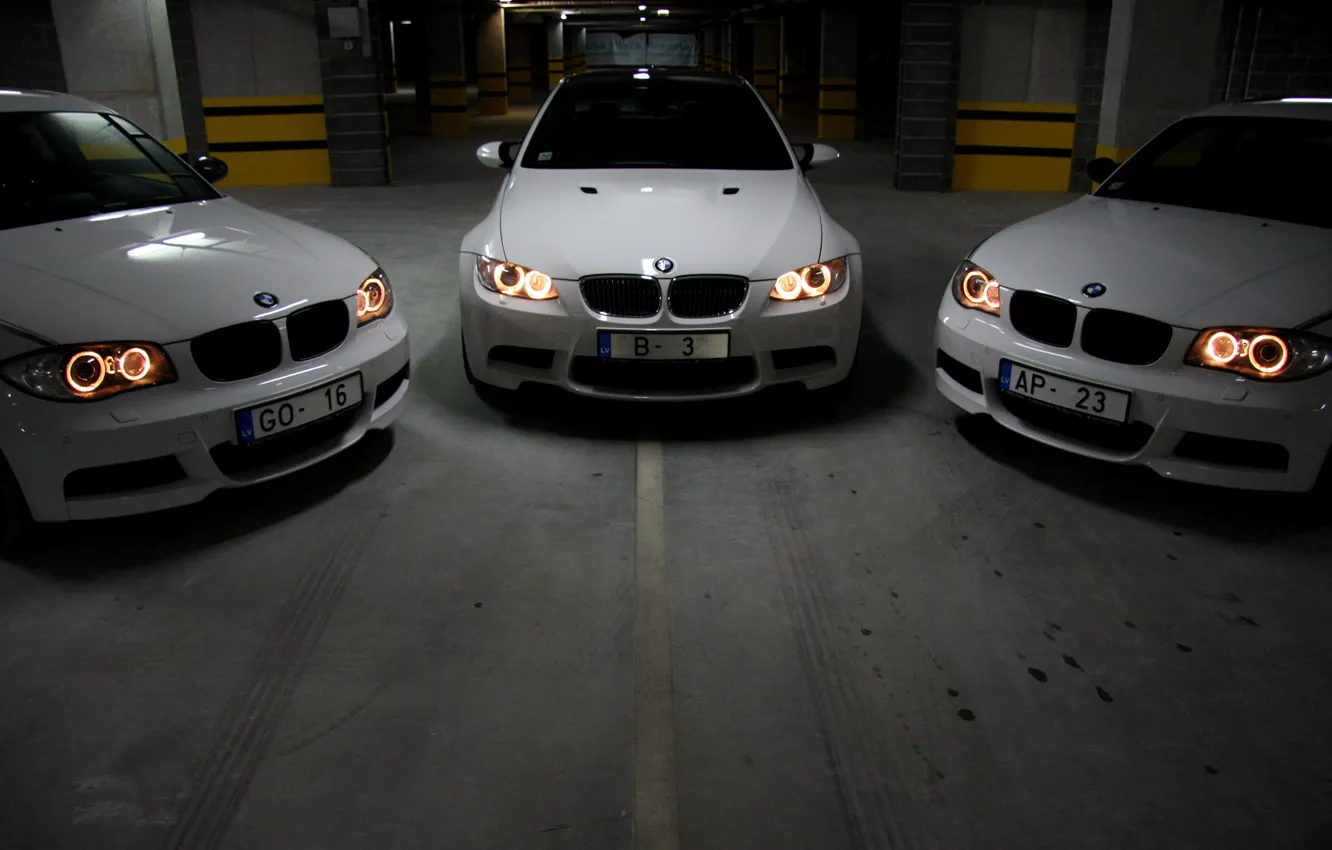 Фото обои Белый, BMW, Фары, Гараж