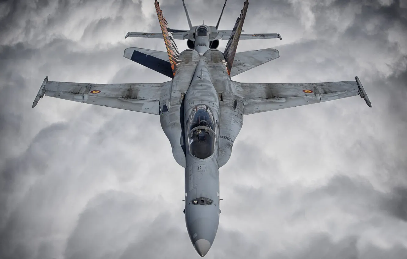 Фото обои Истребитель, Пилот, Облока, F/A-18 Hornet, Кокпит, ВВС Испании, ПТБ
