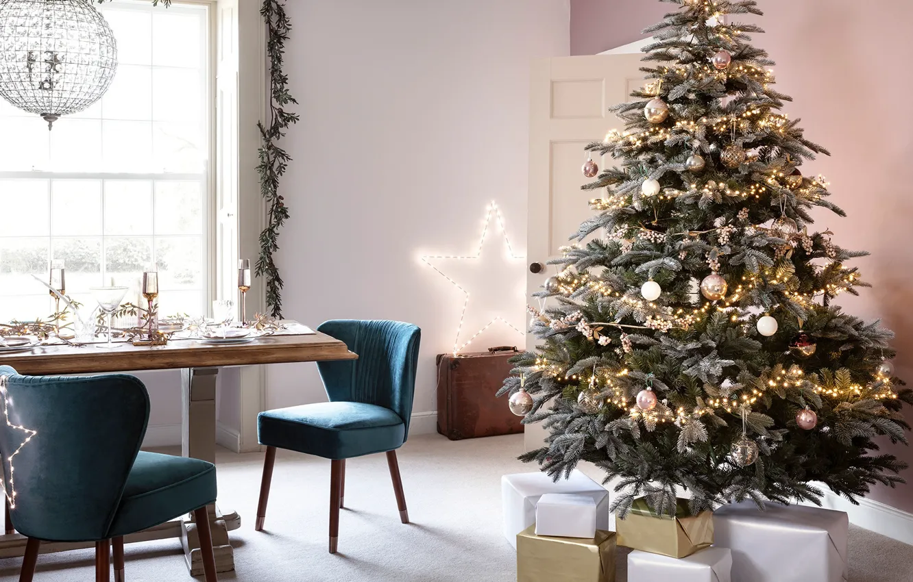 Фото обои украшения, елка, Новый Год, Рождество, подарки, праздничный стол