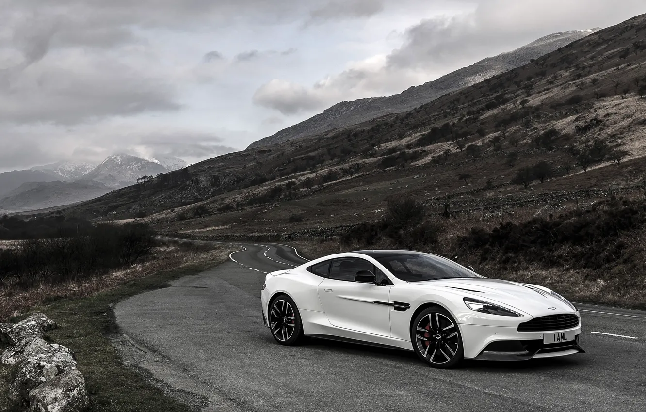 Фото обои Aston Martin, астон мартин, UK-spec, Vanquish, ванквиш, 2014, Carbon White