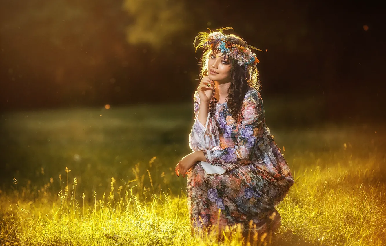 Фото обои трава, девушка, поза, настроение, платье, венок, Вадим Мельник