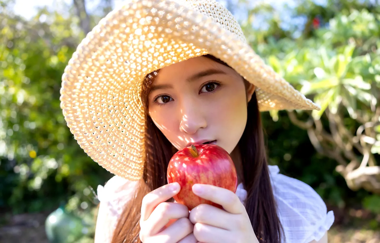 Фото обои Apple, Asian, Model, Woman, Hat, Japanese, Outdoor, Close Up