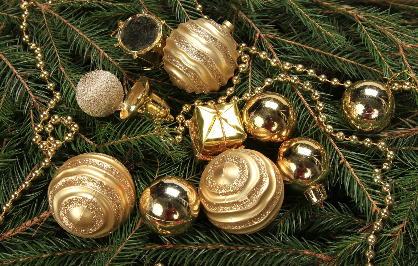 Фото обои шарики, шары, Рождество, Новый год, гирлянды, ёлочные украшения, новогодние игрушки, еловые ветки