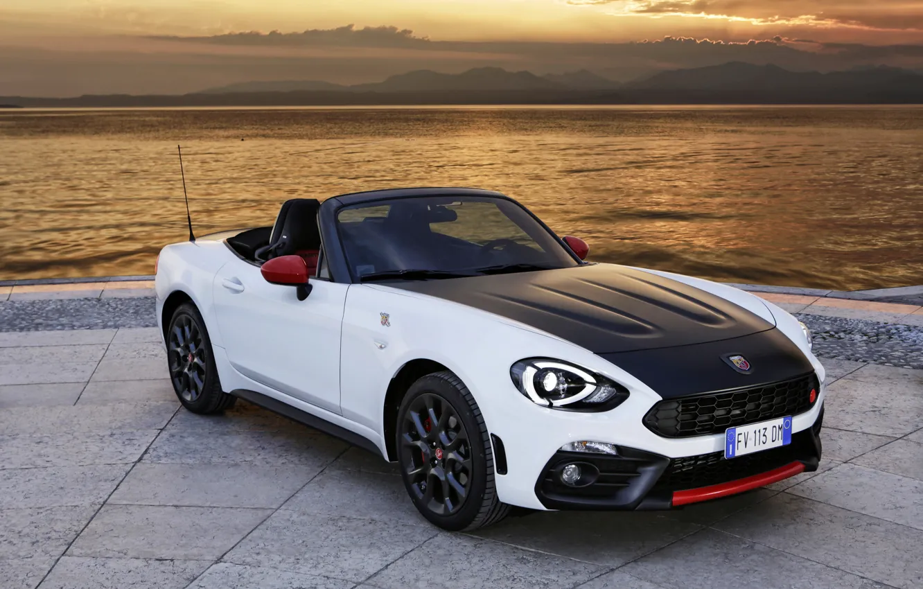 Фото обои берег, родстер, спайдер, чёрно-белый, двухместный, Abarth, 2016, 124 Spider