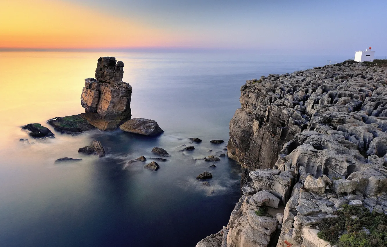 Фото обои пляж, скала, камни, океан, рассвет, маяк, Португалия