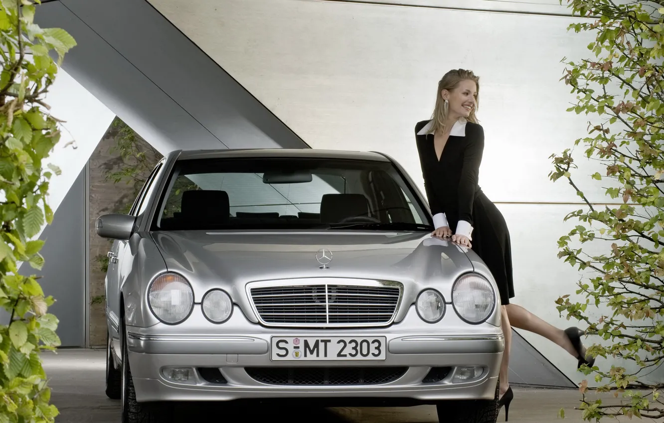 Фото обои авто, девушка, улыбка, Девушки, Mercedes