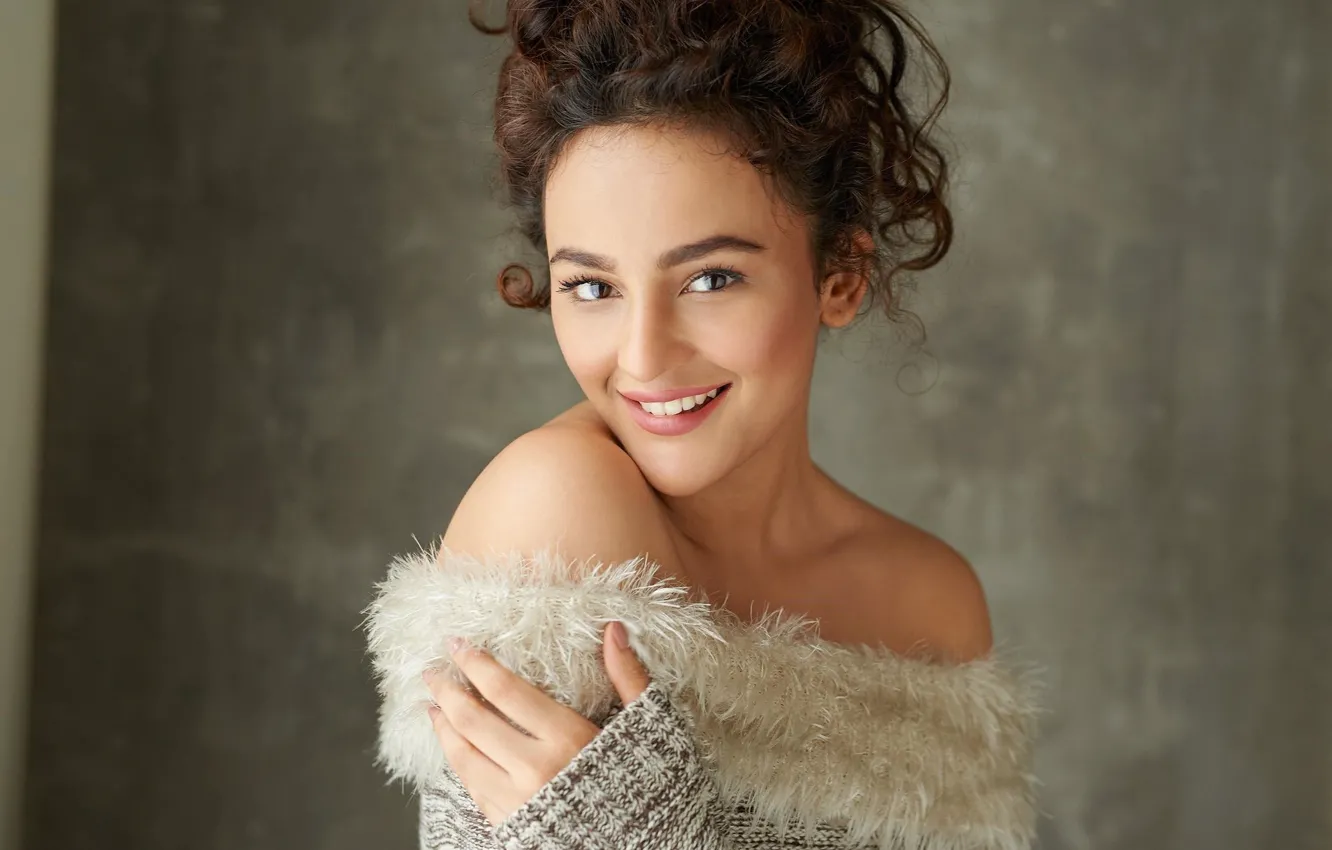 Фото обои girl, hot, sexy, eyes, smile, beautiful, figure, model