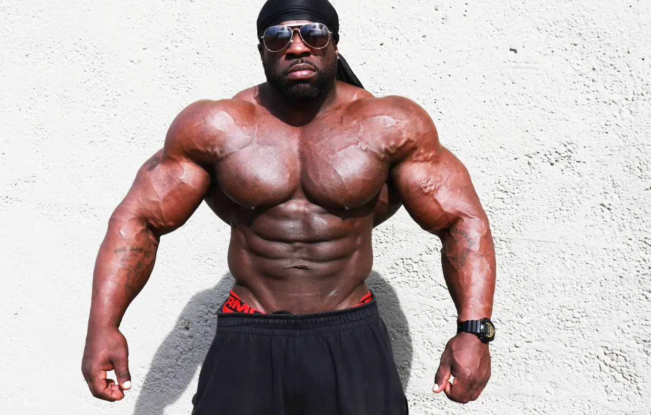 Фото обои поза, часы, очки, бандана, muscle, мышцы, пресс, бодибилдер