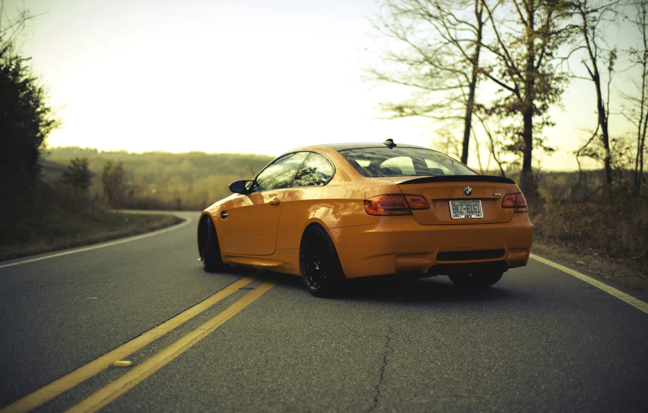 Фото обои дорога, оранжевый, разметка, BMW, БМВ, orange, задок, e92