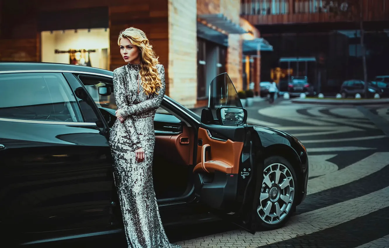 Фото обои машина, город, модель, Москва, Maserati Quattroporte, Настя