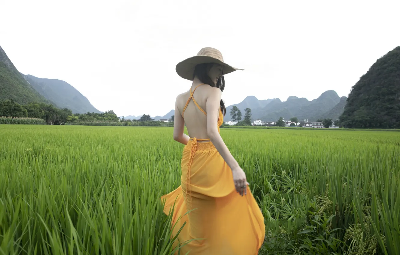 Фото обои Beautiful, Asian, Model, Smile, Mountain, Cloudy, Woman, Hat