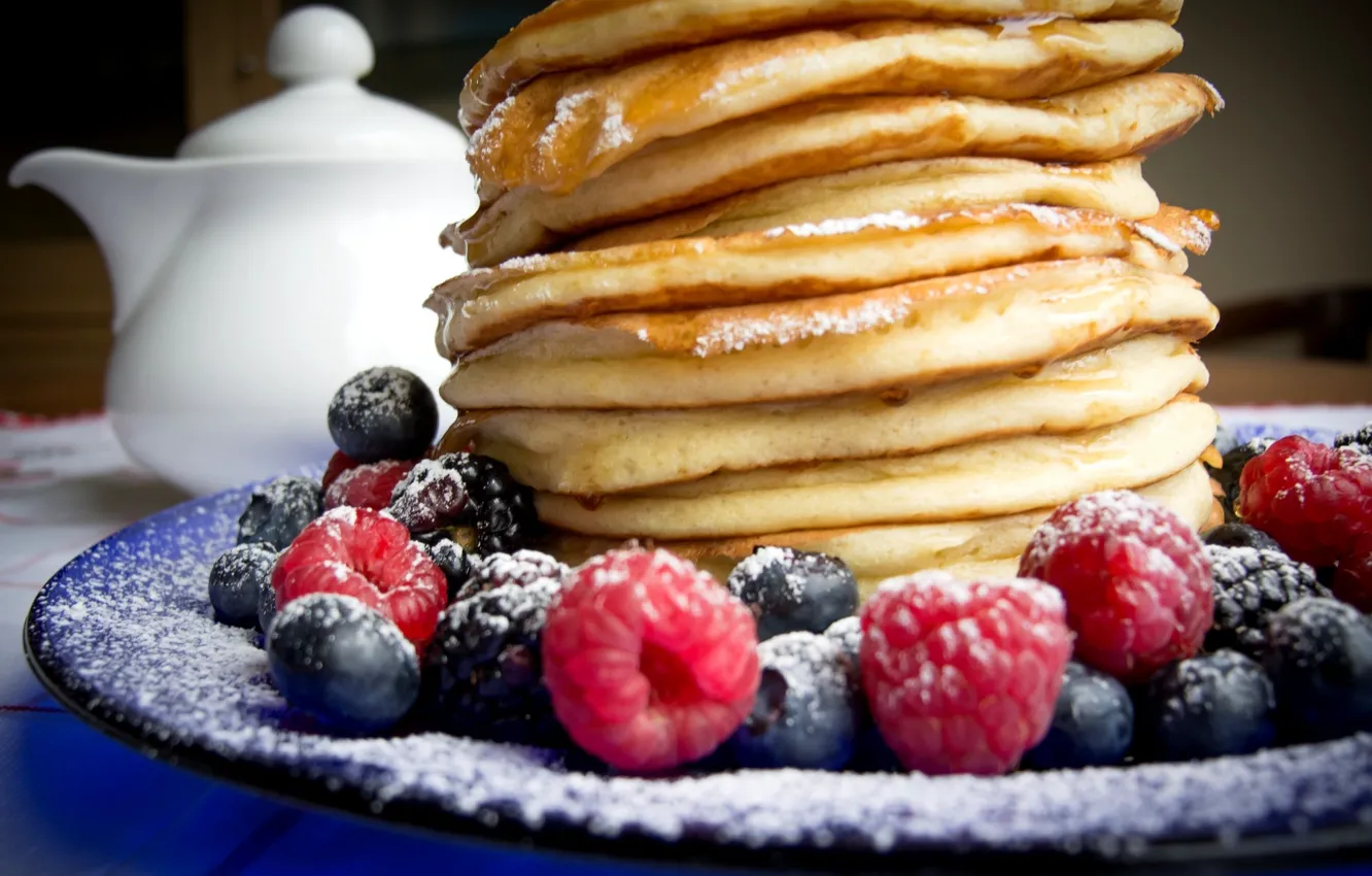 Фото обои ягоды, малина, черника, блины, выпечка, berries, breakfast, pancakes