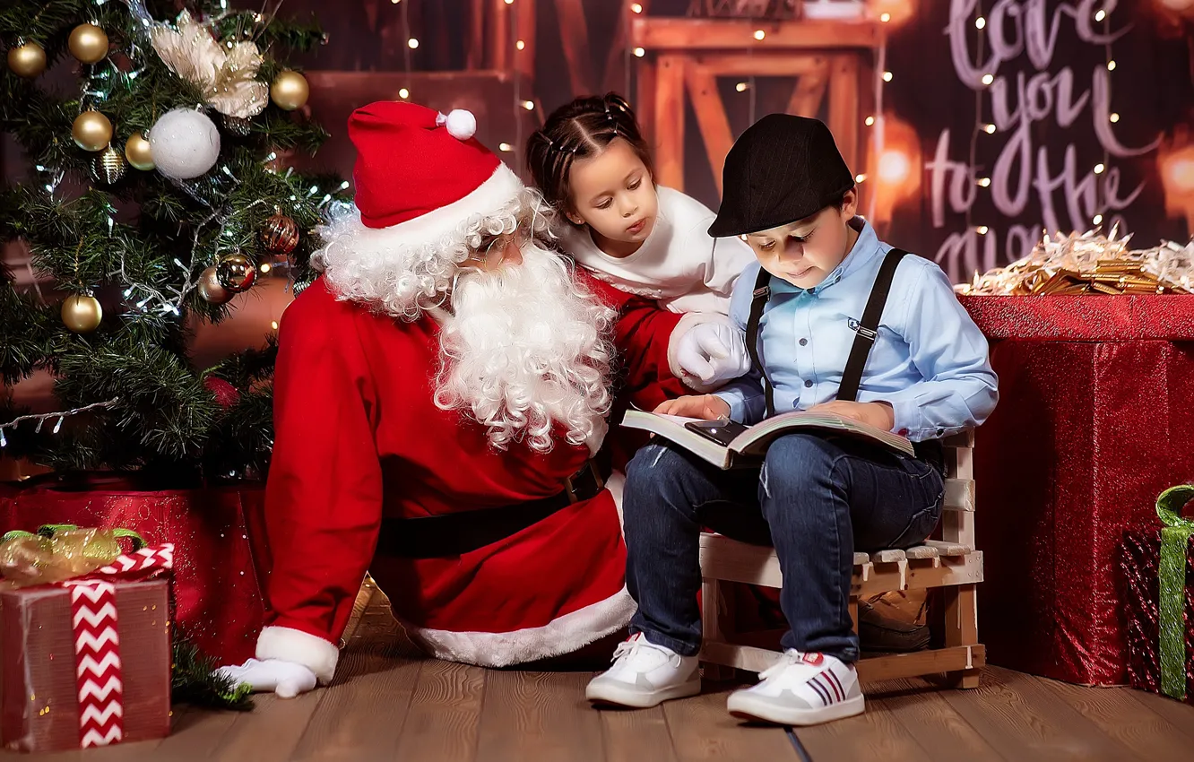 Фото обои дети, праздник, мальчик, Рождество, девочка, Новый год, ёлка, Санта Клаус