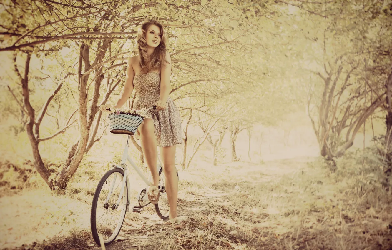 Фото обои листья, девушка, деревья, ветки, велосипед, фон, отдых, настроения