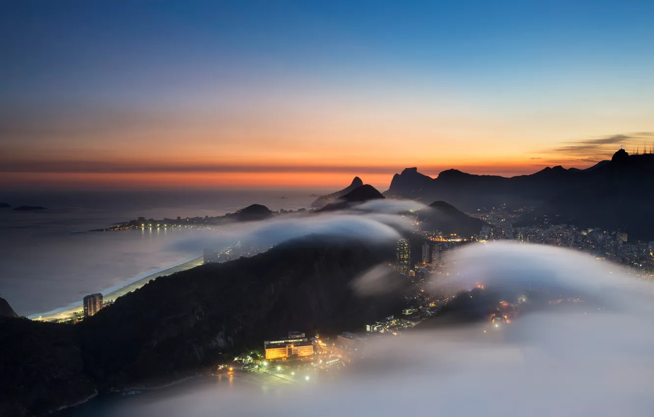Фото обои облака, огни, туман, сумерки, Бразилия, Рио-де-Жанейро, вид с горы Сахарная Голова