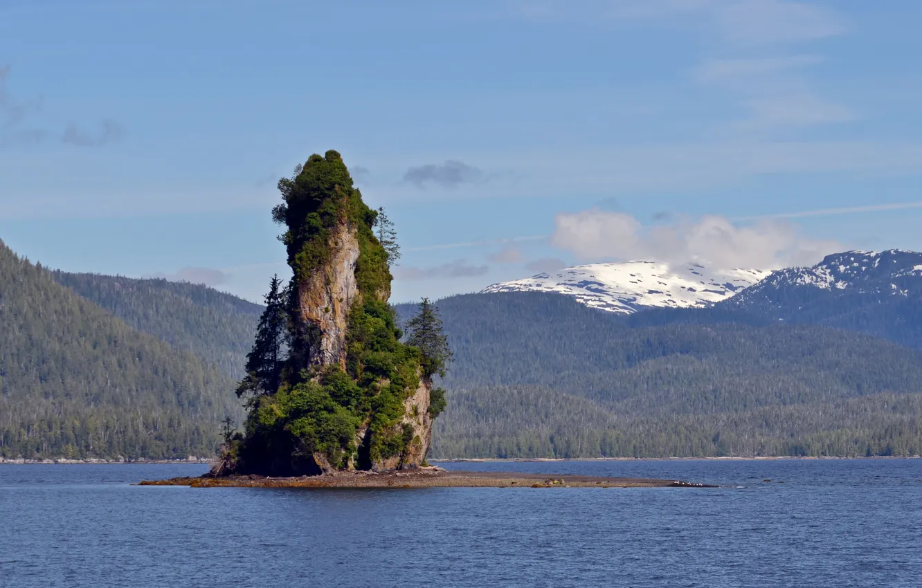 Фото обои деревья, скала, озеро, холмы, островок, хвойные
