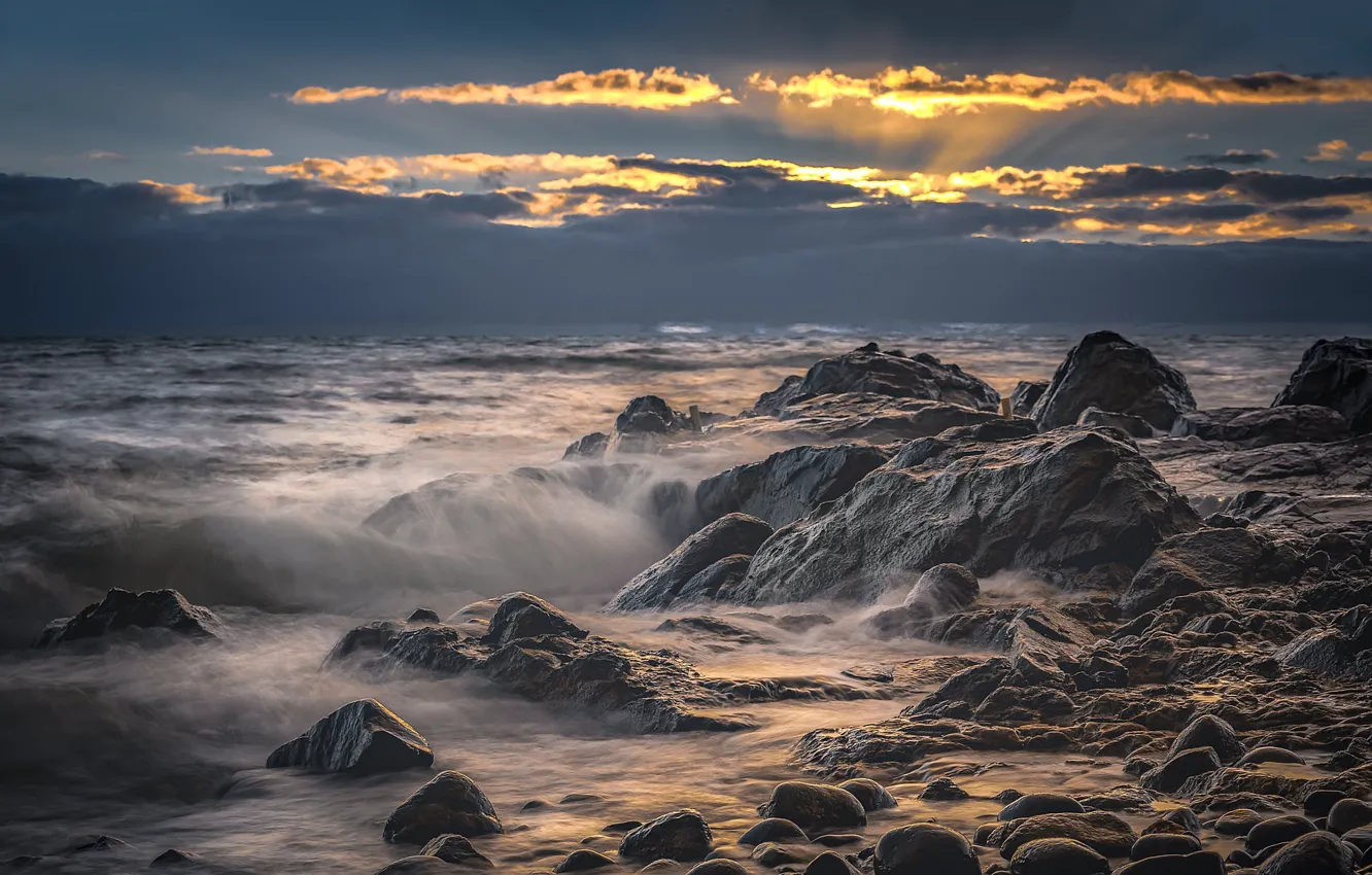 Фото обои море, волны, закат, камни, скалы