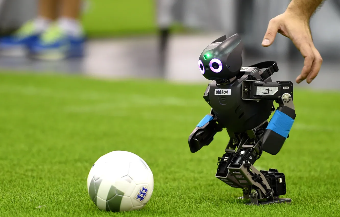 Фото обои robot, football, ball, hand