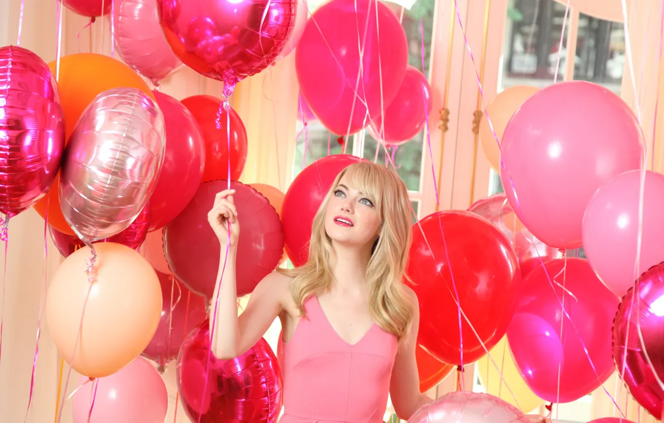Фото обои шарики, воздушные шары, модель, блондинка, Emma Stone