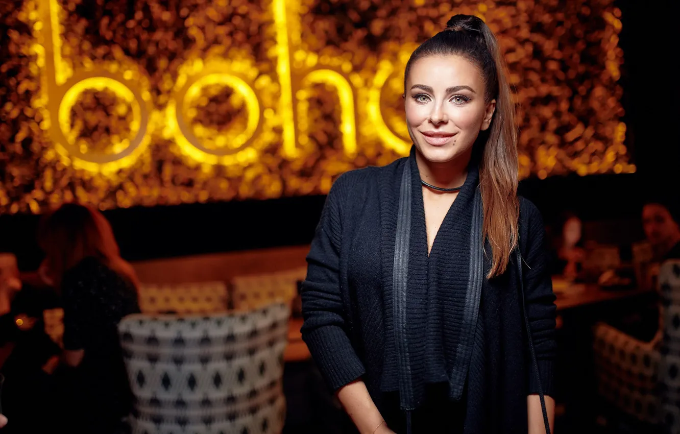 Фото обои взгляд, девушка, улыбка, Ани Лорак