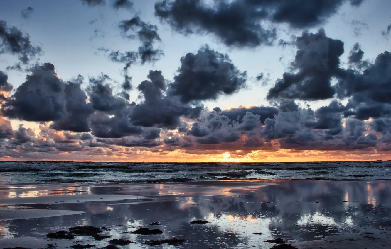 Фото обои Latvia, Baltic Sea, Liepaja, Autumn clouds