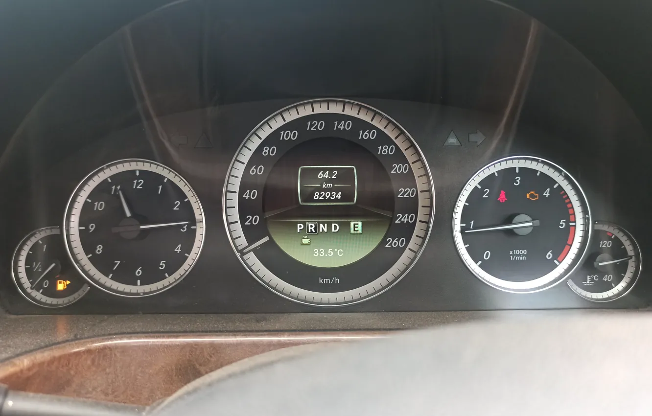 Фото обои Mercedes E-Class, Speedometer, Digital Meter, Odometer