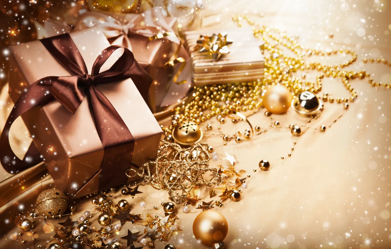 Фото обои шарики, ленты, золото, коробка, Новый Год, Рождество, подарки, декорации