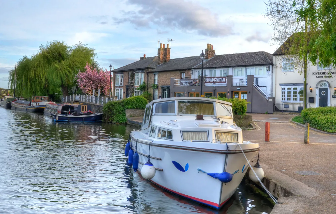 Фото обои природа, река, HDR, причал, катер, houses, United Kingdom, motorboat