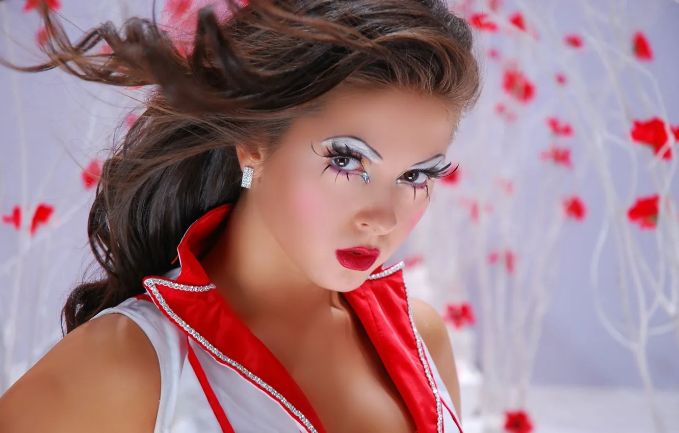 Фото обои взгляд, девушка, ресницы, певица, нюша, цветы.макияж, Анна Шурочкина