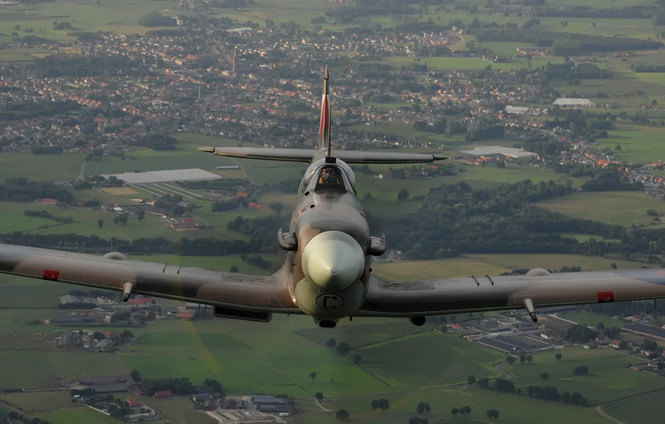 Фото обои пейзаж, истребитель, полёт, Supermarine, Spitfire Mk V