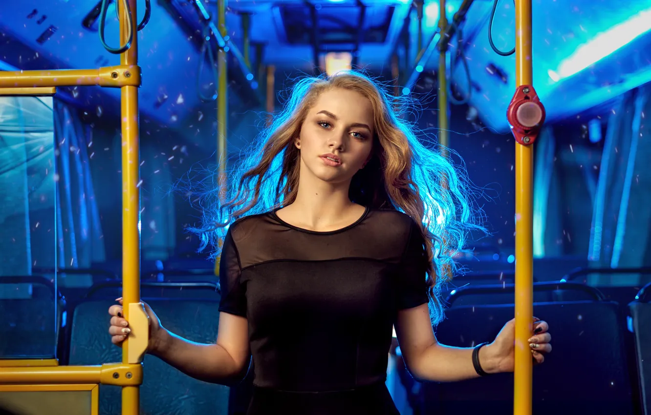 Фото обои взгляд, девушка, волосы, блондинка, автобус, Катя, Александр Алферов